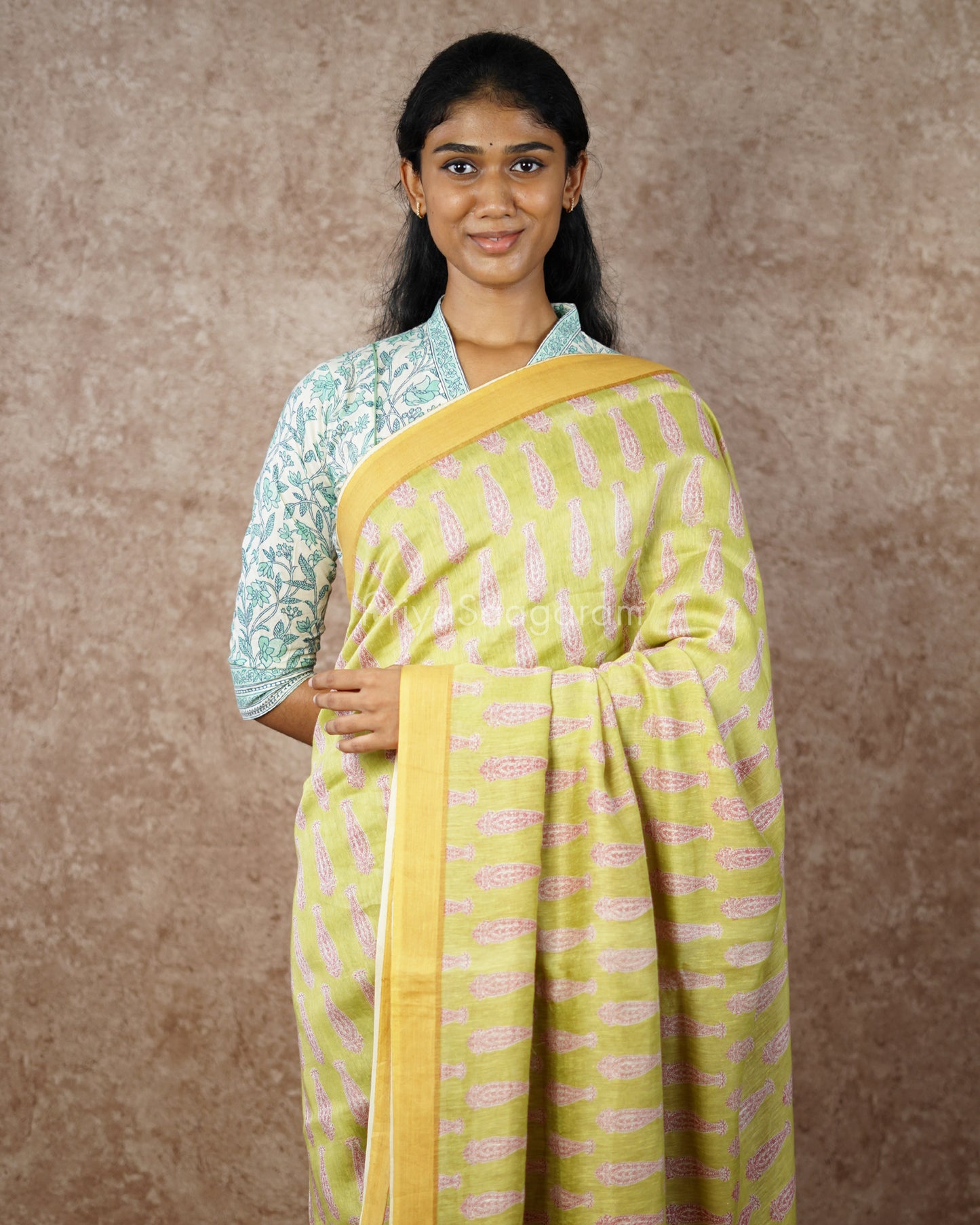 Paisley Printed Green Linen - PD533