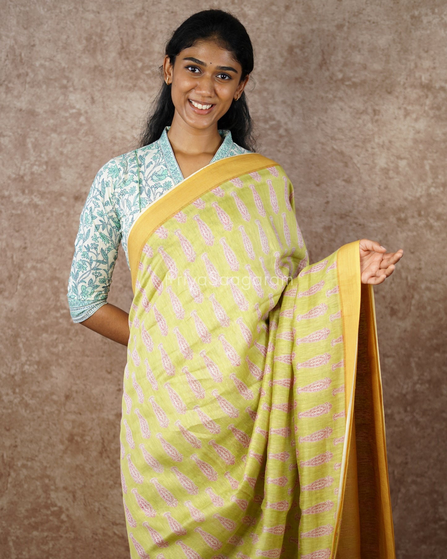 Paisley Printed Green Linen - PD533