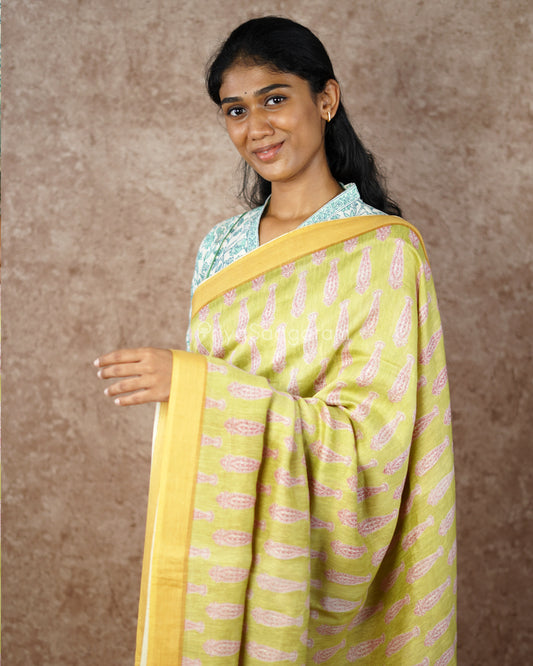 Paisley Printed Green Linen - PD533