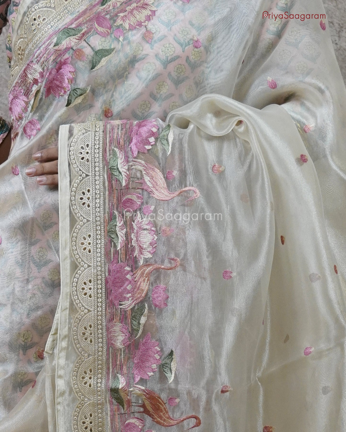 Shimmery Cream Tissue Silk - PC2050