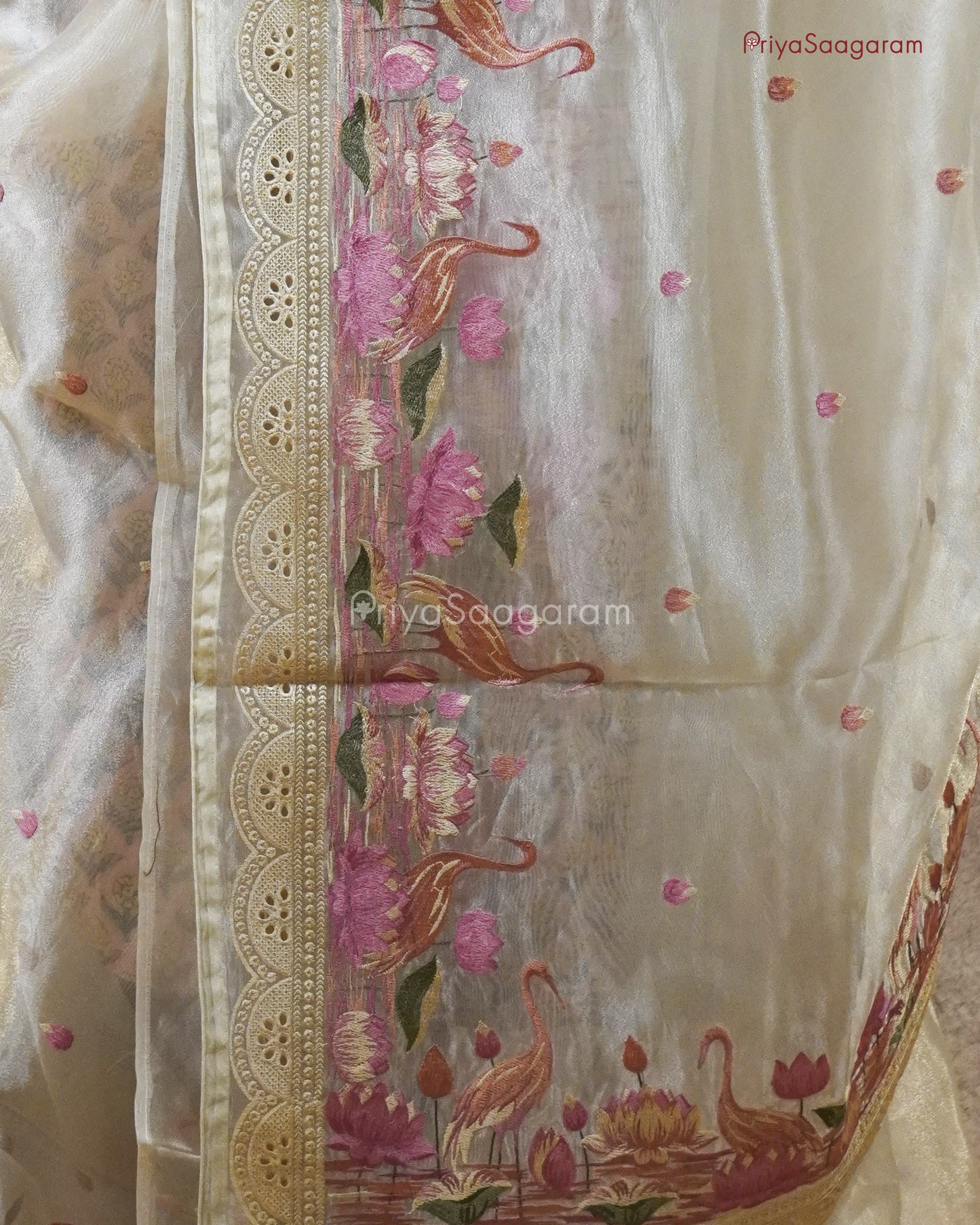 Shimmery Cream Tissue Silk - PC2050